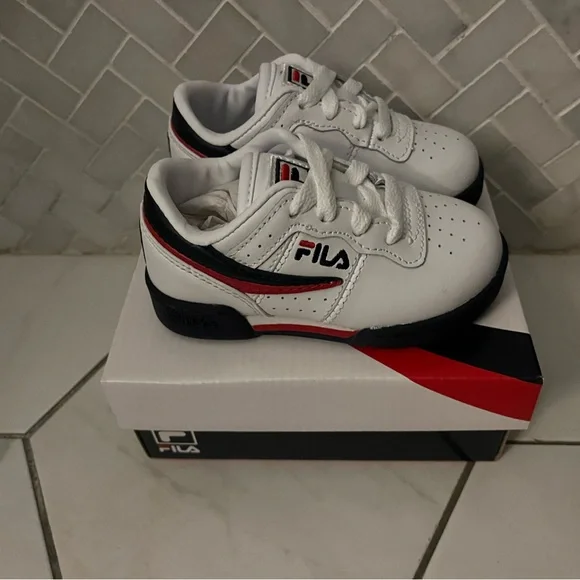 Fila | Shoes | Fila Kids Sneakers In White With Red And  display picture 2